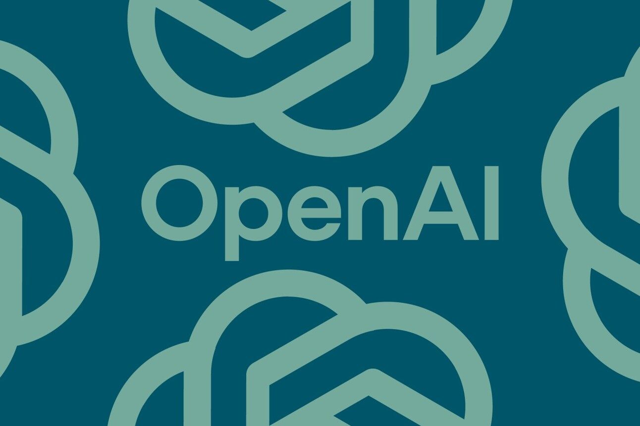 Обзор обновления GPT-4o от OpenAI, которое решило давнюю проблему генерации изображений: ИИ не мог корректно изобразить полностью заполненный бокал вина. Теперь система способна обрабатывать сложные запросы, точно рендерить текст внутри изображения и поддерживать визуальную целостность между сериями картинок. Это обновление открывает новые возможности для брендинга, маркетинга, презентаций и технических диаграмм.